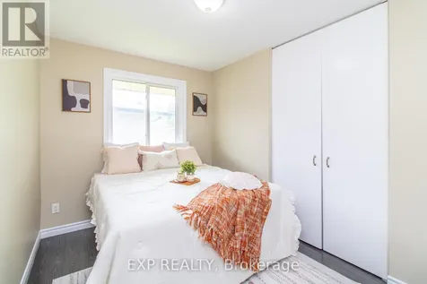 35 Hillsborough Crescent Kitchener ON N2E 1J5