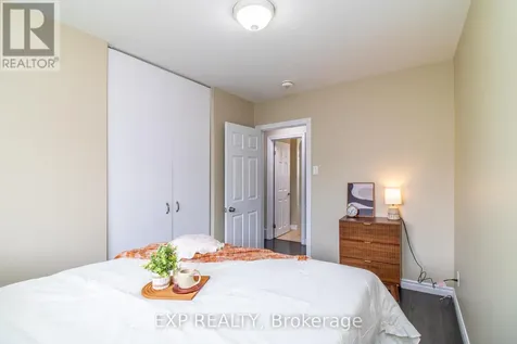 35 Hillsborough Crescent Kitchener ON N2E 1J5