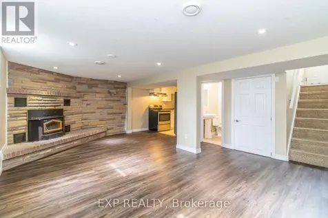 35 Hillsborough Crescent Kitchener ON N2E 1J5