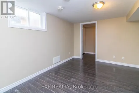 35 Hillsborough Crescent Kitchener ON N2E 1J5