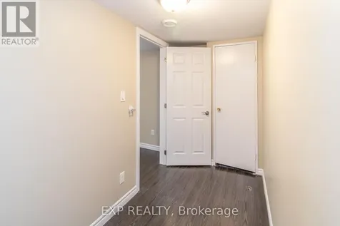 35 Hillsborough Crescent Kitchener ON N2E 1J5