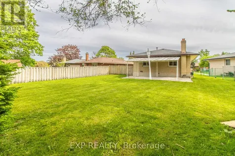 35 Hillsborough Crescent Kitchener ON N2E 1J5