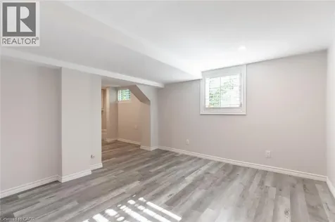 927 Teal Drive Burlington ON L7T 2Y9