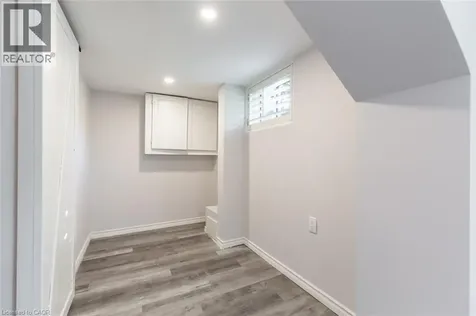 927 Teal Drive Burlington ON L7T 2Y9