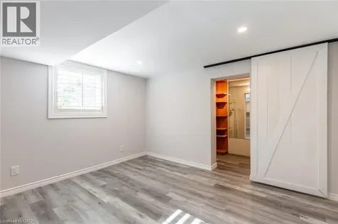 927 Teal Drive Burlington ON L7T 2Y9