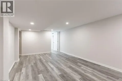 927 Teal Drive Burlington ON L7T 2Y9