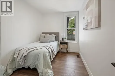 136 Adelaide Street South Chatham ON N7M 4R7