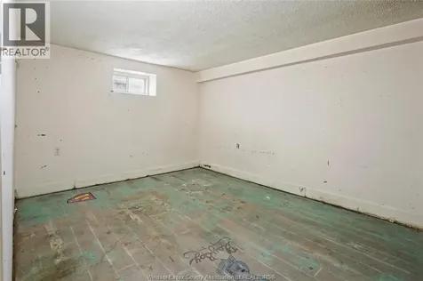 136 Adelaide Street South Chatham ON N7M 4R7