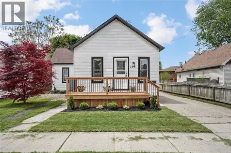 136 Adelaide Street South Chatham ON N7M 4R7