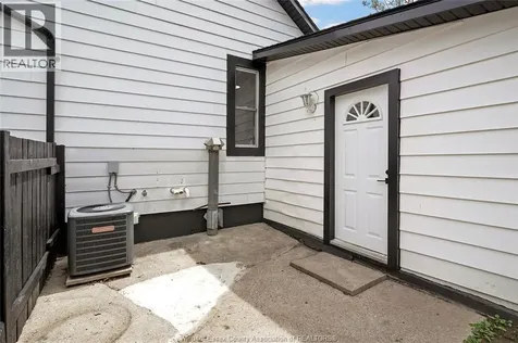 136 Adelaide Street South Chatham ON N7M 4R7