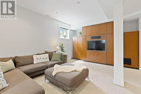 1812 Kerr Avenue Ottawa ON K2A 1J3