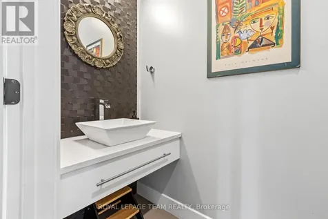 87 Helena Street Ottawa ON K1Y 3M9