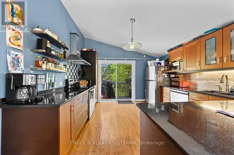1712 St. Barbara Street Ottawa ON K1T 1M2