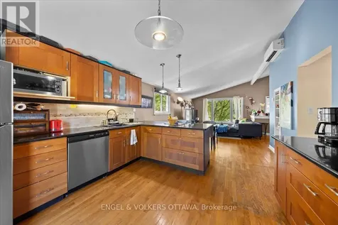 1712 St. Barbara Street Ottawa ON K1T 1M2