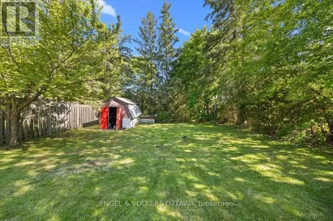 1712 St. Barbara Street Ottawa ON K1T 1M2
