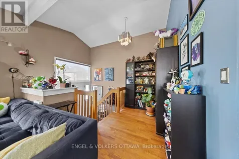 1712 St. Barbara Street Ottawa ON K1T 1M2