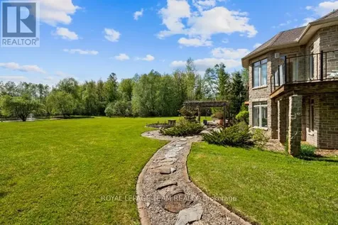 6043 Knights Drive Ottawa ON K4M 0A2