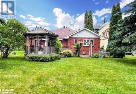112 Bruce Street South Blue Mountains ON N0H 2P0