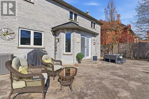 4 Brewster Place Cambridge ON N3C 3V1