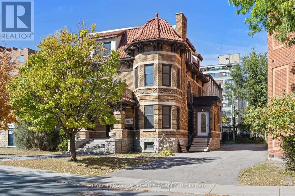 307 Gilmour Street Ottawa ON K2P 0P7