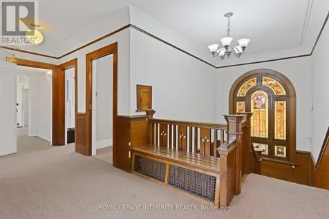 307 Gilmour Street Ottawa ON K2P 0P7
