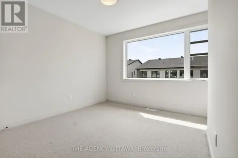 3061 Showcase Crescent Ottawa ON K4M 0S1