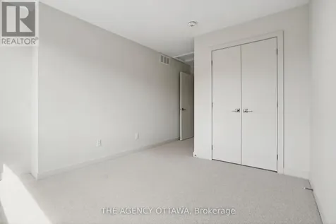 3061 Showcase Crescent Ottawa ON K4M 0S1