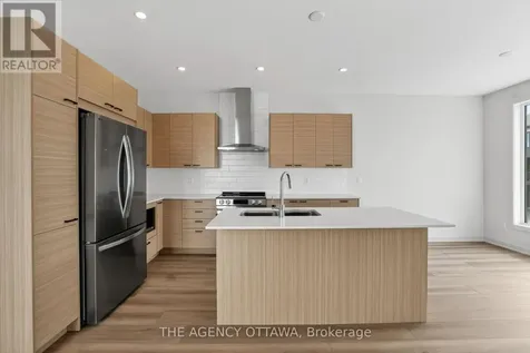 3061 Showcase Crescent Ottawa ON K4M 0S1