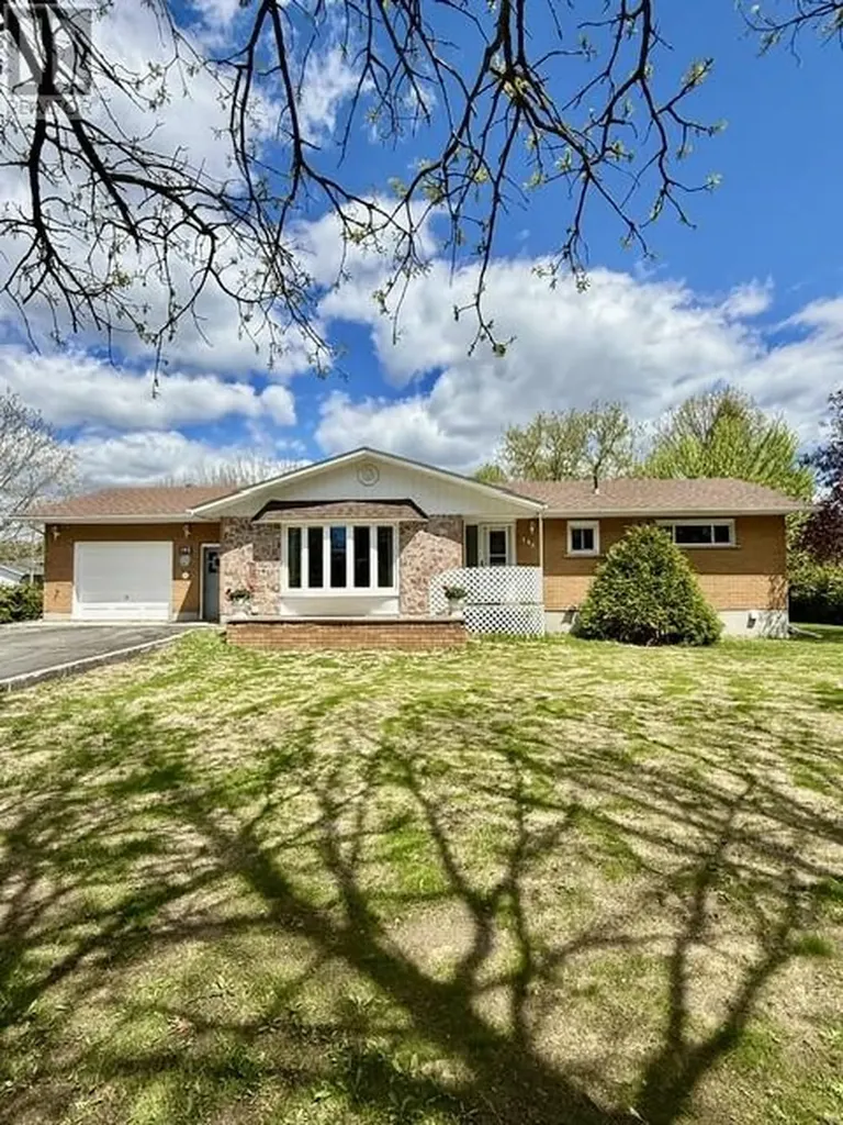 190 Government Road West Massey ON P0P 1P0
