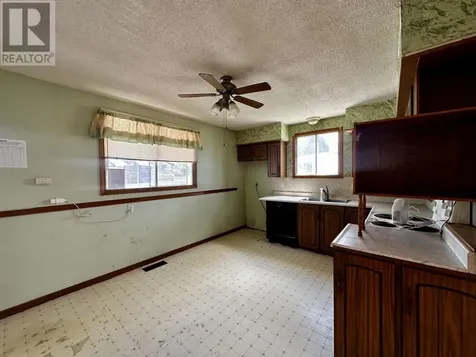 12 Lauzon Crescent Elliot Lake ON P5A 1J1