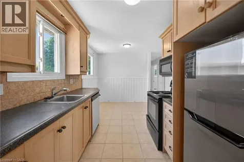68 Duncairn Crescent Hamilton ON L9C 6G1