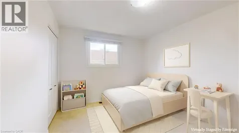 68 Duncairn Crescent Hamilton ON L9C 6G1