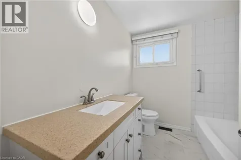 68 Duncairn Crescent Hamilton ON L9C 6G1