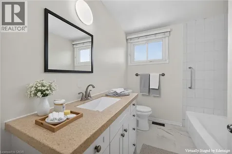 68 Duncairn Crescent Hamilton ON L9C 6G1
