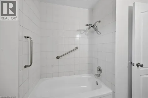 68 Duncairn Crescent Hamilton ON L9C 6G1