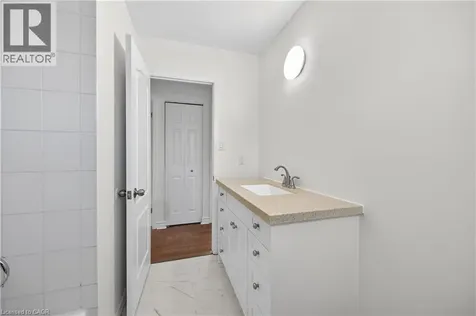68 Duncairn Crescent Hamilton ON L9C 6G1
