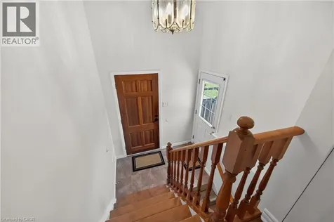 68 Duncairn Crescent Hamilton ON L9C 6G1
