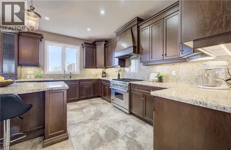 264 Evens Pond Crescent Kitchener ON N2R 0B8