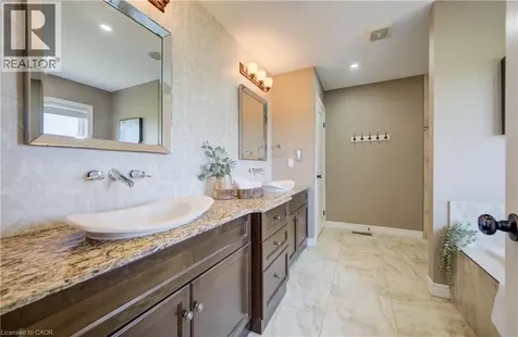 264 Evens Pond Crescent Kitchener ON N2R 0B8