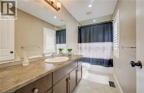 264 Evens Pond Crescent Kitchener ON N2R 0B8