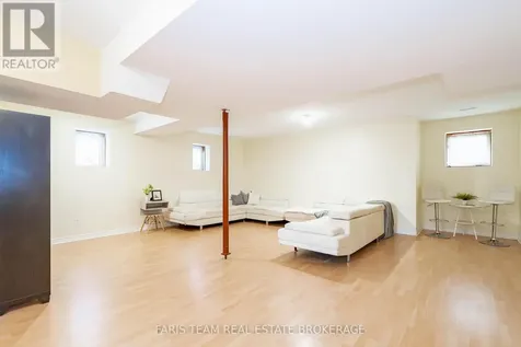 103 41st Street South Wasaga Beach ON L9Z 3B6