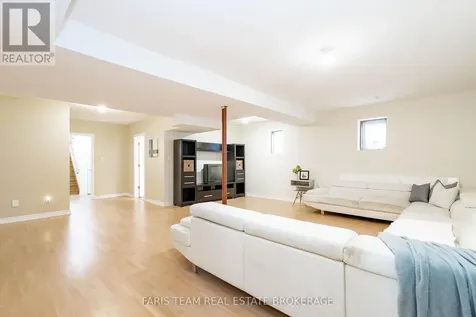 103 41st Street South Wasaga Beach ON L9Z 3B6
