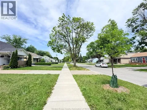 1651 Aubin Windsor ON N8Y 4G3