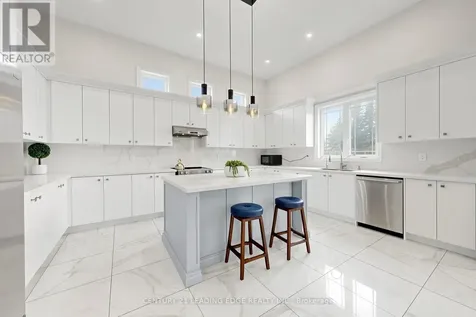 2 Sam Davis Court Whitchurch-stouffville ON L4A 4R4