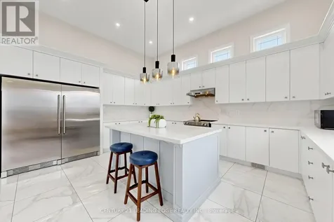 2 Sam Davis Court Whitchurch-stouffville ON L4A 4R4