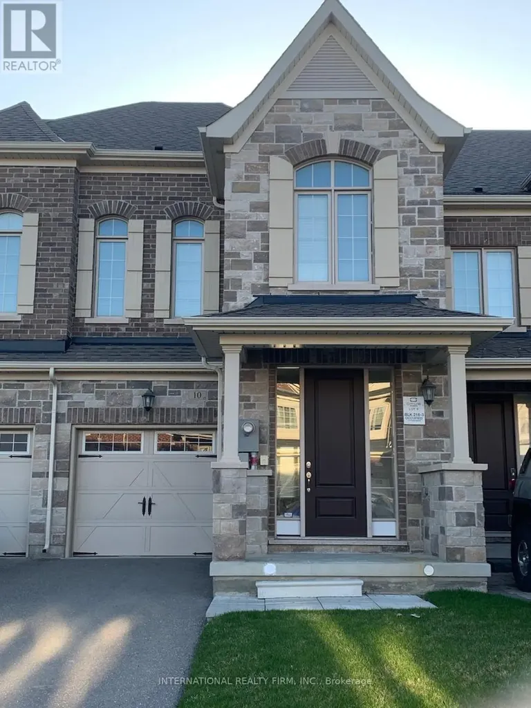 10 Folliot Street Aurora ON L4G 0W1