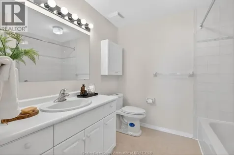 3915 Southwinds Drive Windsor ON N9G 2S8