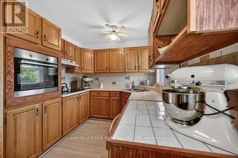 61 Salisbury Avenue Brockville ON K6V 2T6