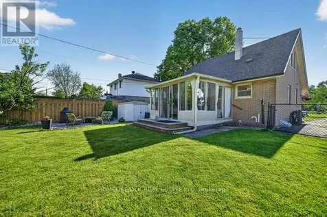 61 Salisbury Avenue Brockville ON K6V 2T6