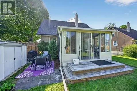 61 Salisbury Avenue Brockville ON K6V 2T6
